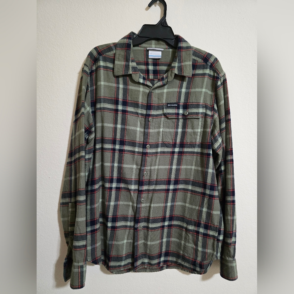 Columbia Men's Green Plaid Shirt Size M